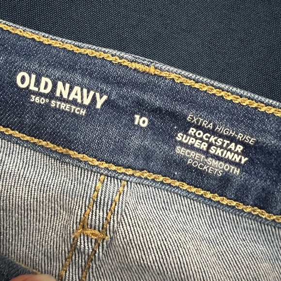 Old Navy Extra High- Rise ROCKSTAR Super Skinny - Picture 2 of 2